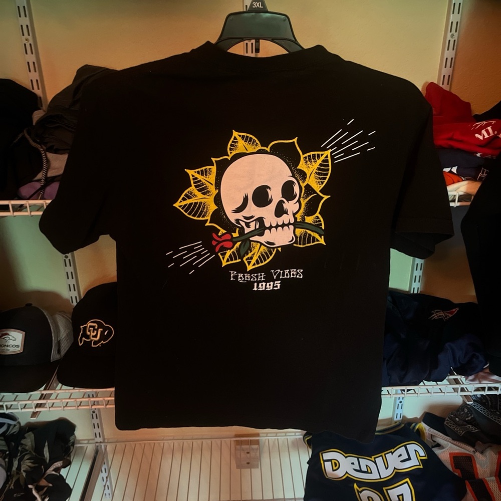 Fresh Vibes Medium Tee Men’s